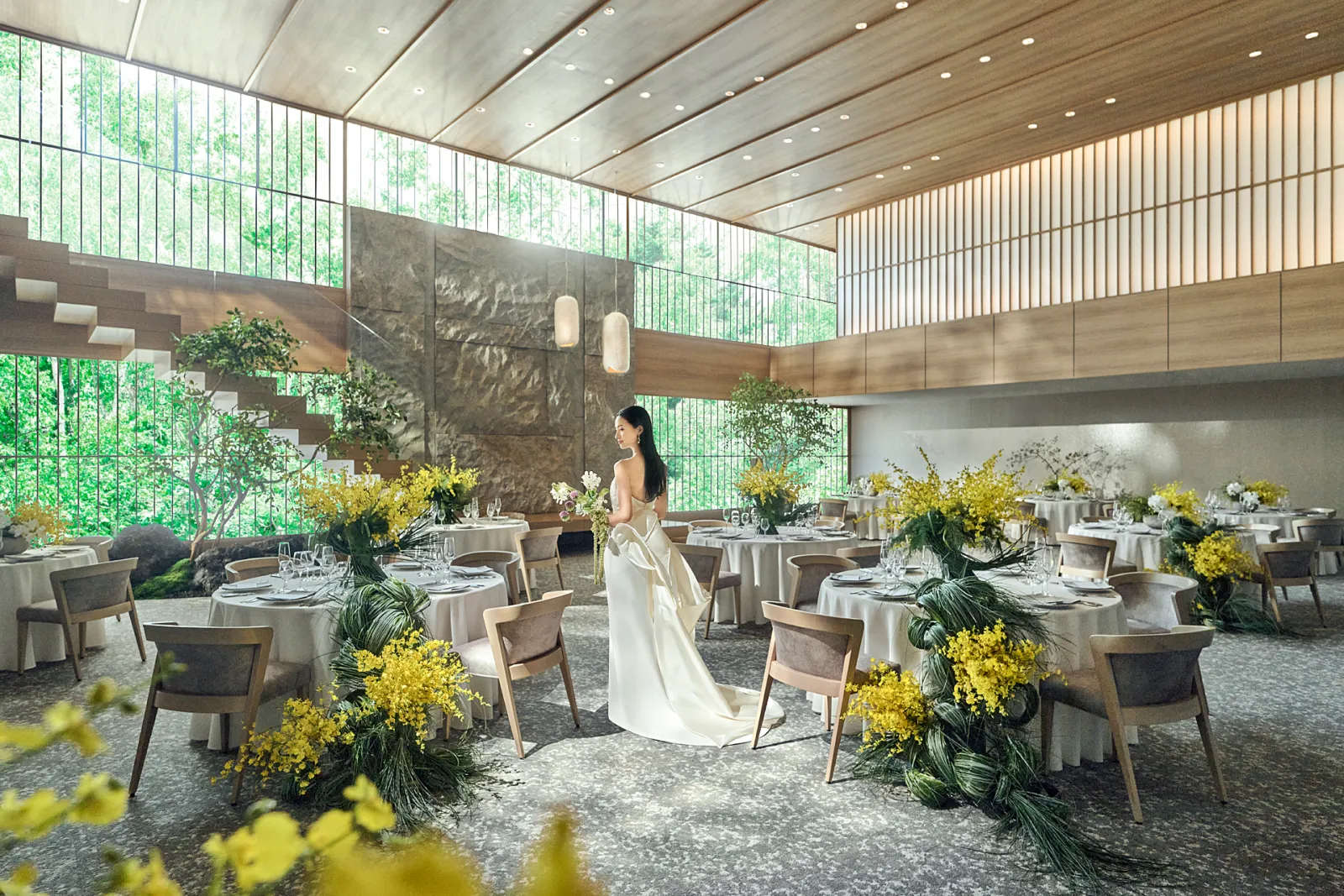 Banquet room with a two-storey atrium